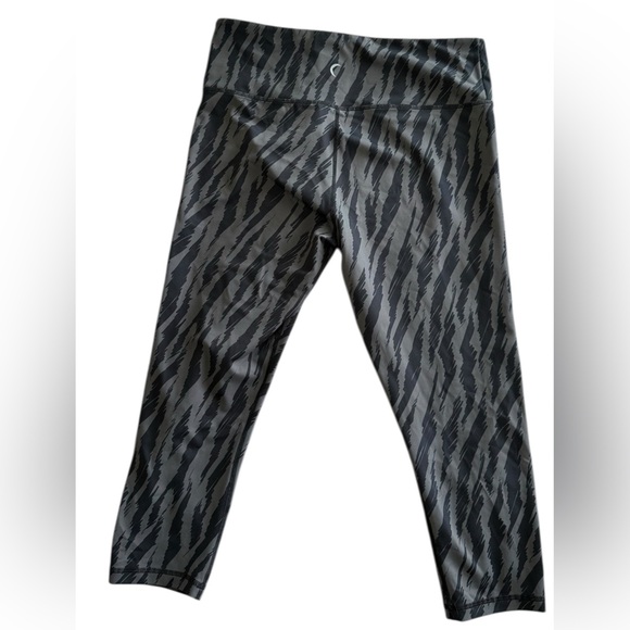 ZYIA Light n Tight Hi Rise Capri Crop Leggings Grey Black Zebra Print Size 12 - Picture 2 of 5